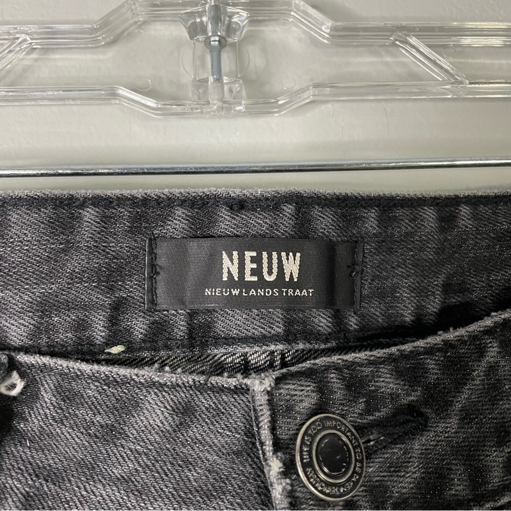 Neuw Distressed Raw Hem Sister Ray Designer Grey Wash Skinny Jeans Size 8R - Picture 3 of 10